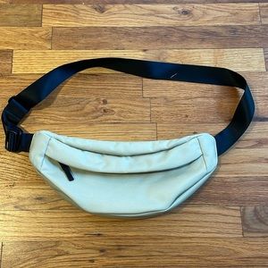 Everlane crossbody bag